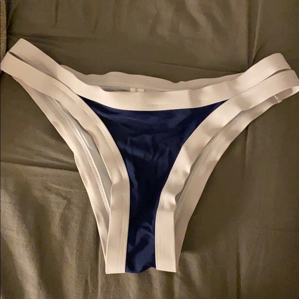 Bikini bottoms